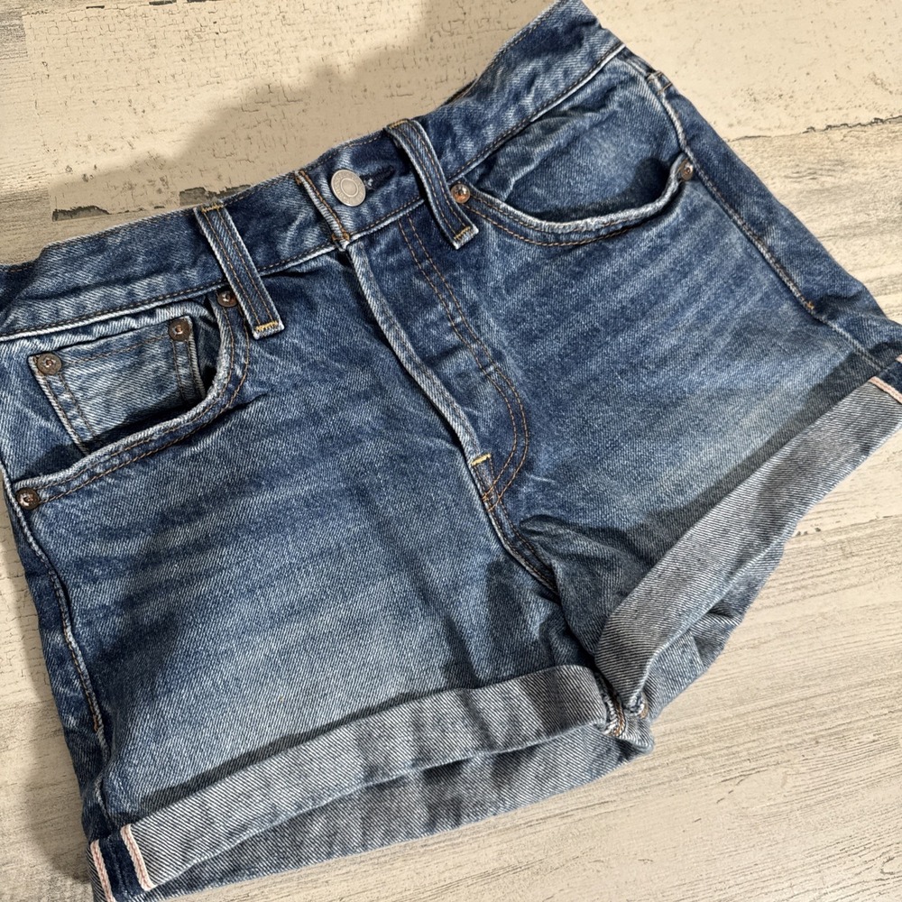 Levi's White Oak Cone Women's 24 Denim Wedgie Fit Roll Cuff Jean Shorts